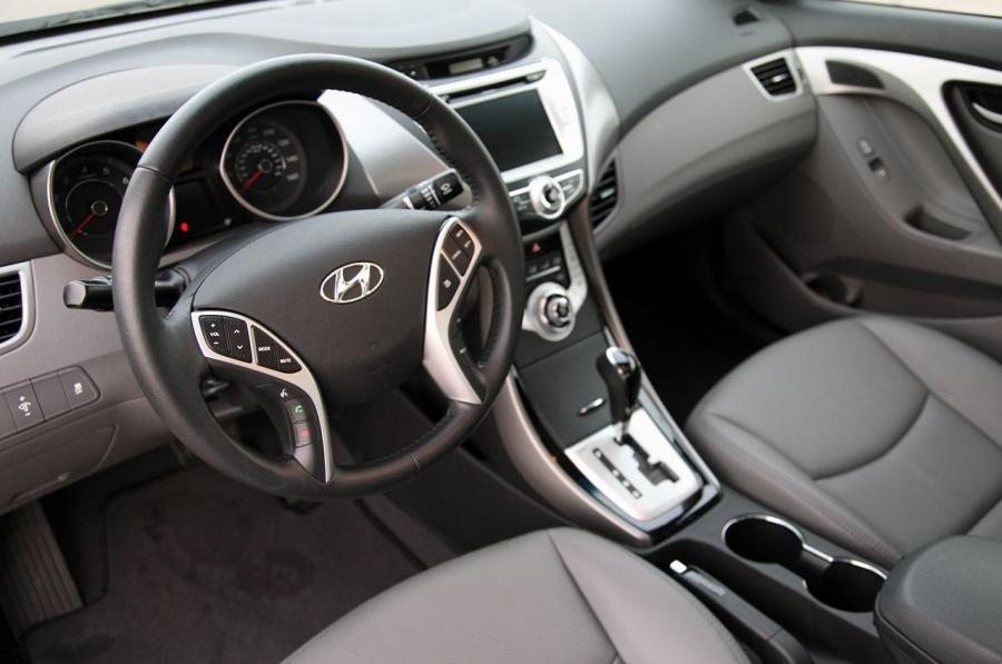  Hyundai Elantra Limited 2011 года  (фото 28 из 45)